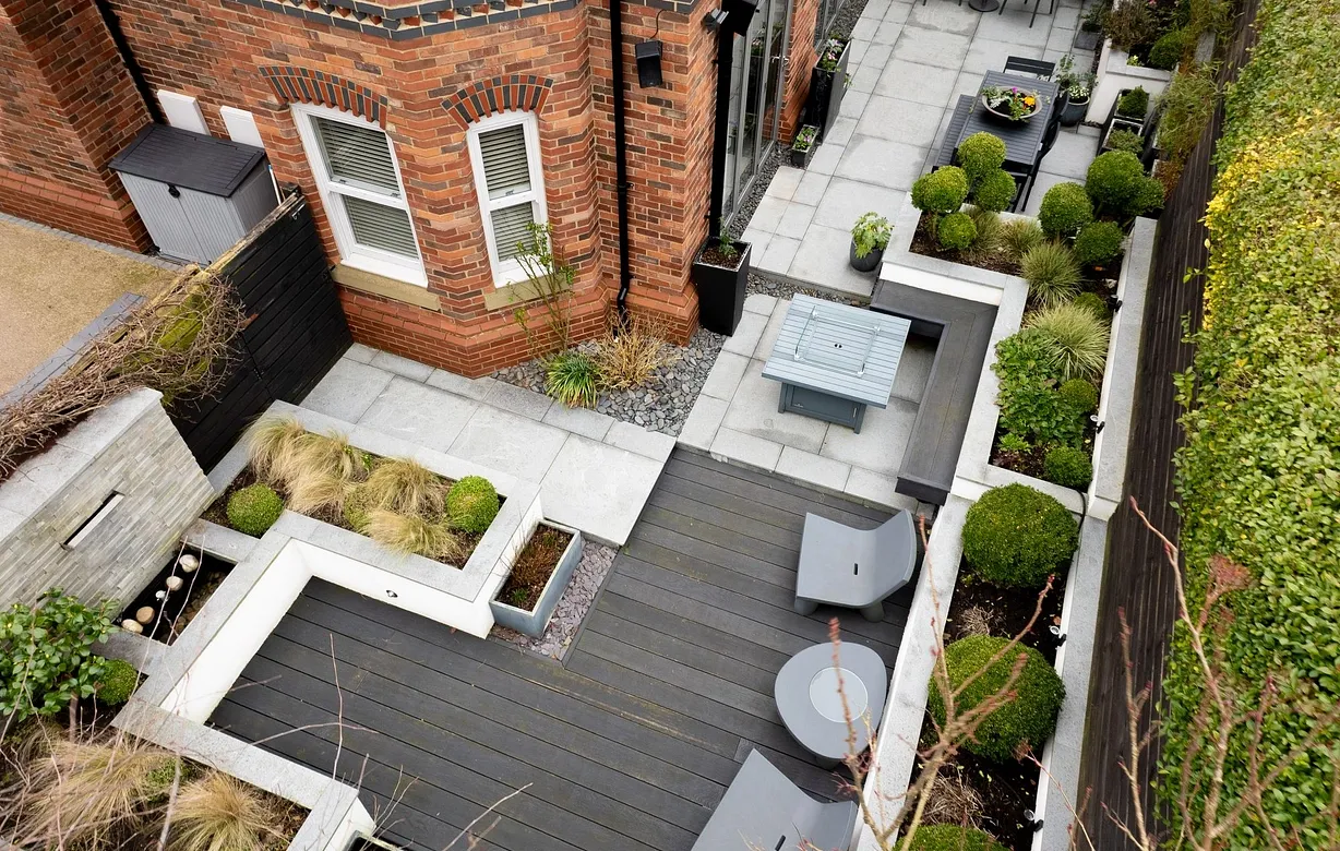 5 bedroom  - Bentley Hurst