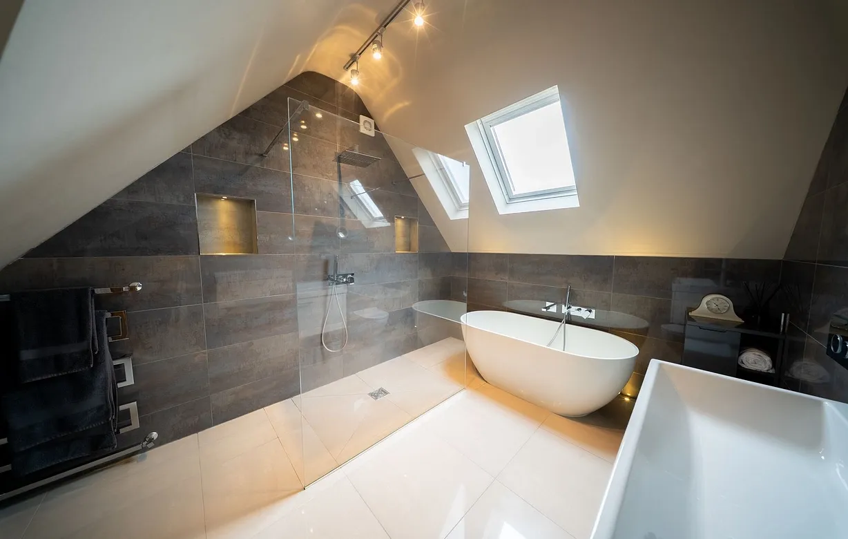 5 bedroom  - Bentley Hurst