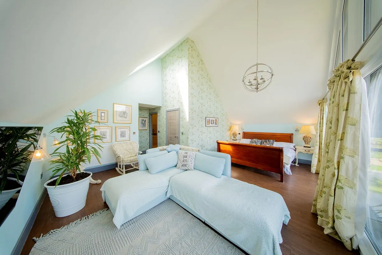 4 bedroom house for sale - Bentley Hurst