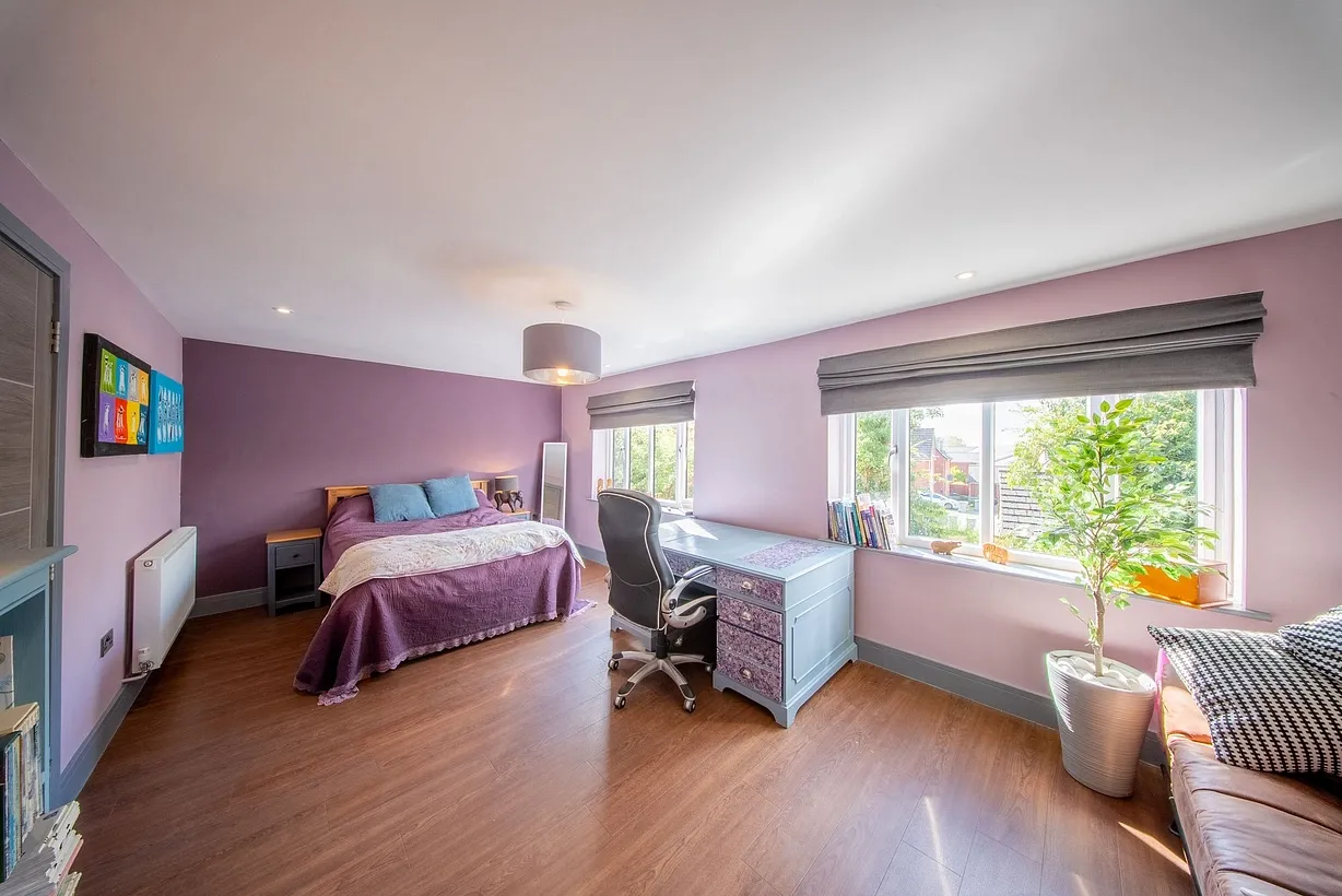 4 bedroom house for sale - Bentley Hurst