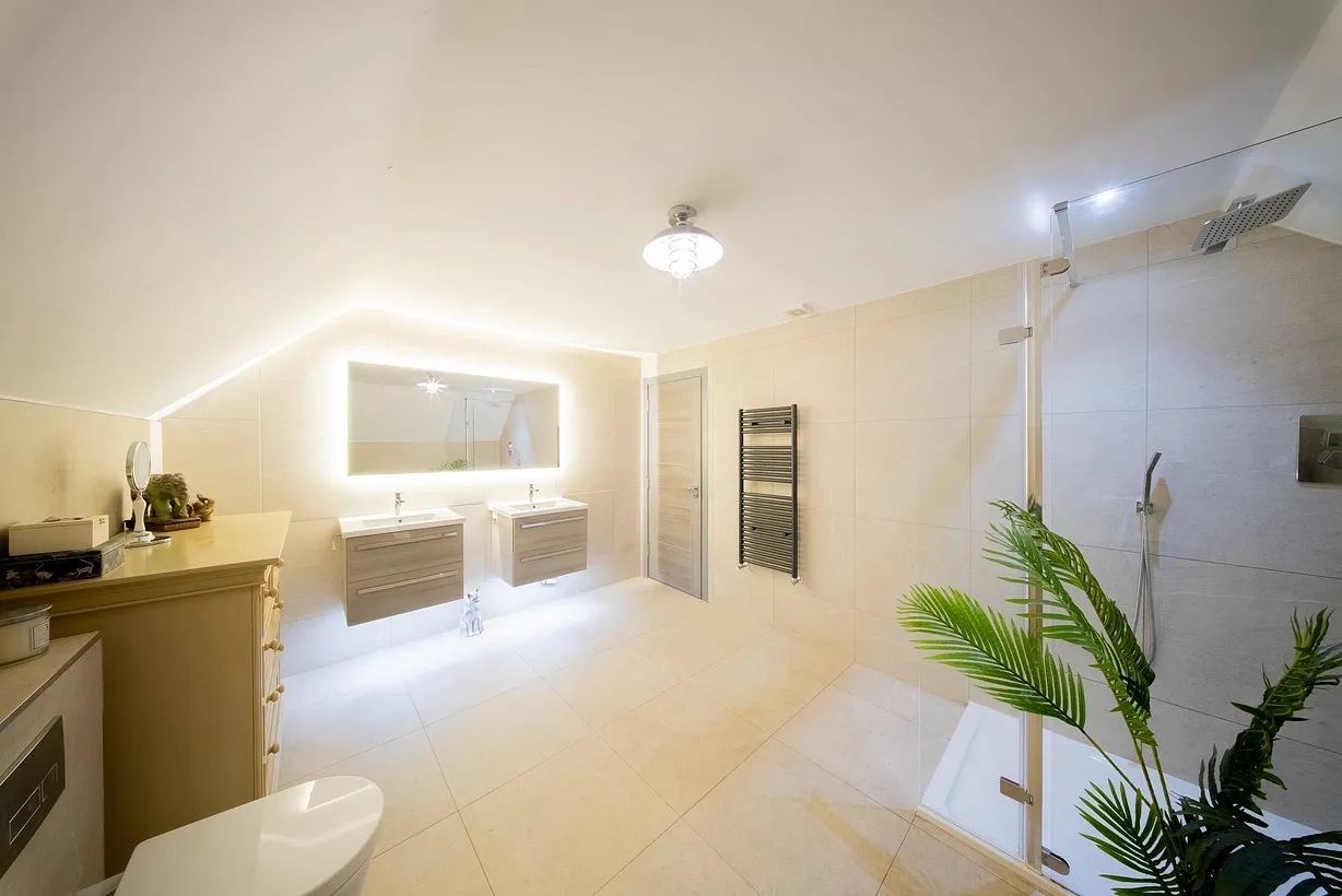 4 bedroom house for sale - Bentley Hurst