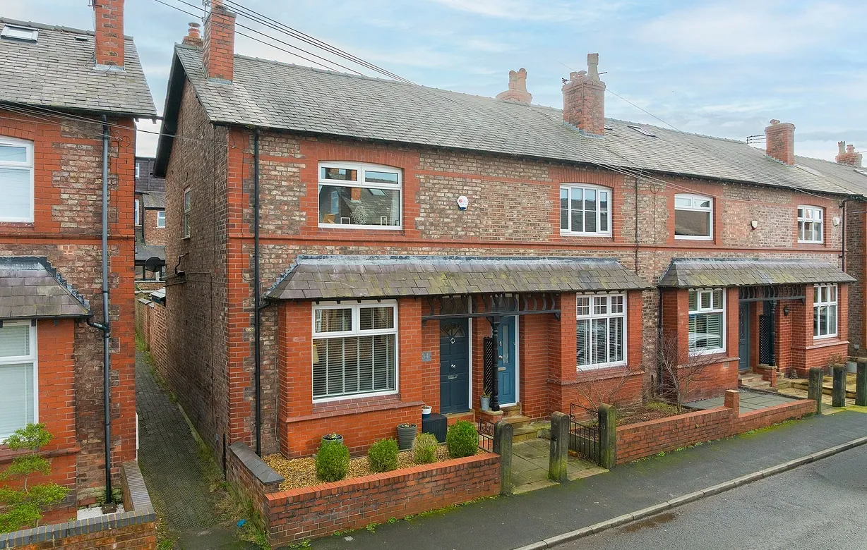 3 bedroom  - Bentley Hurst