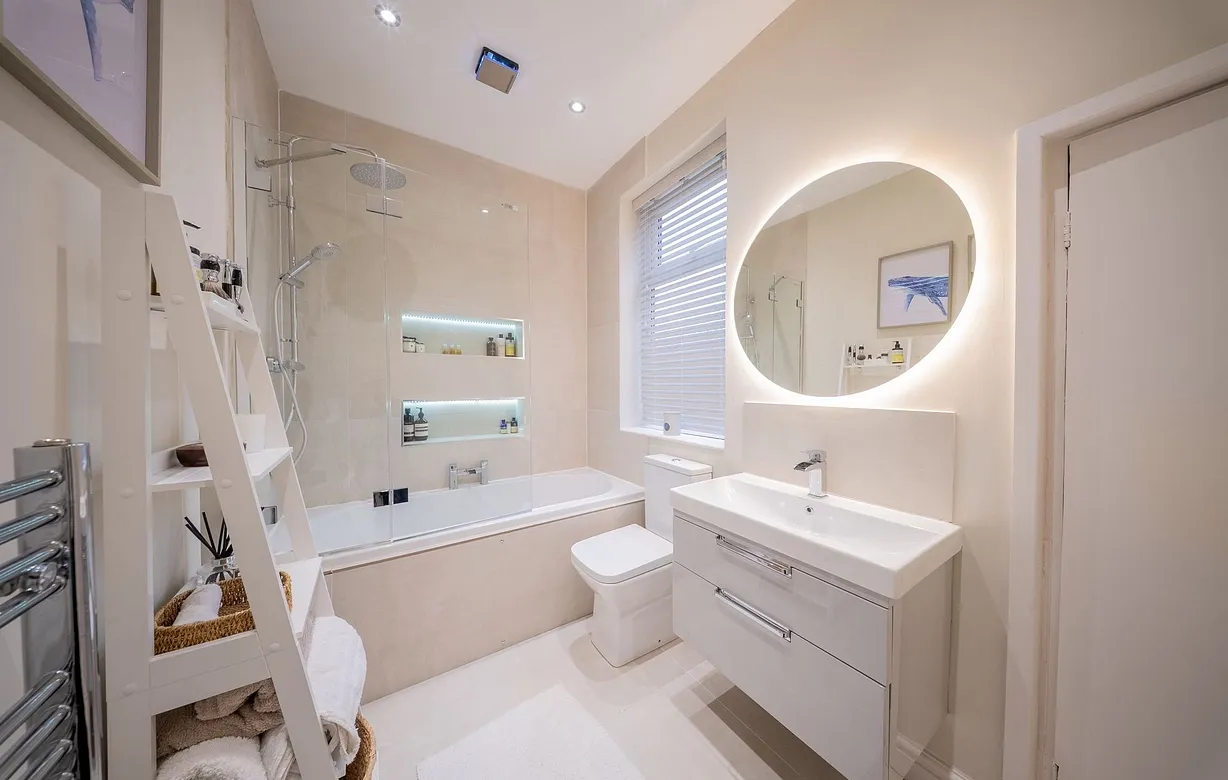 3 bedroom  - Bentley Hurst