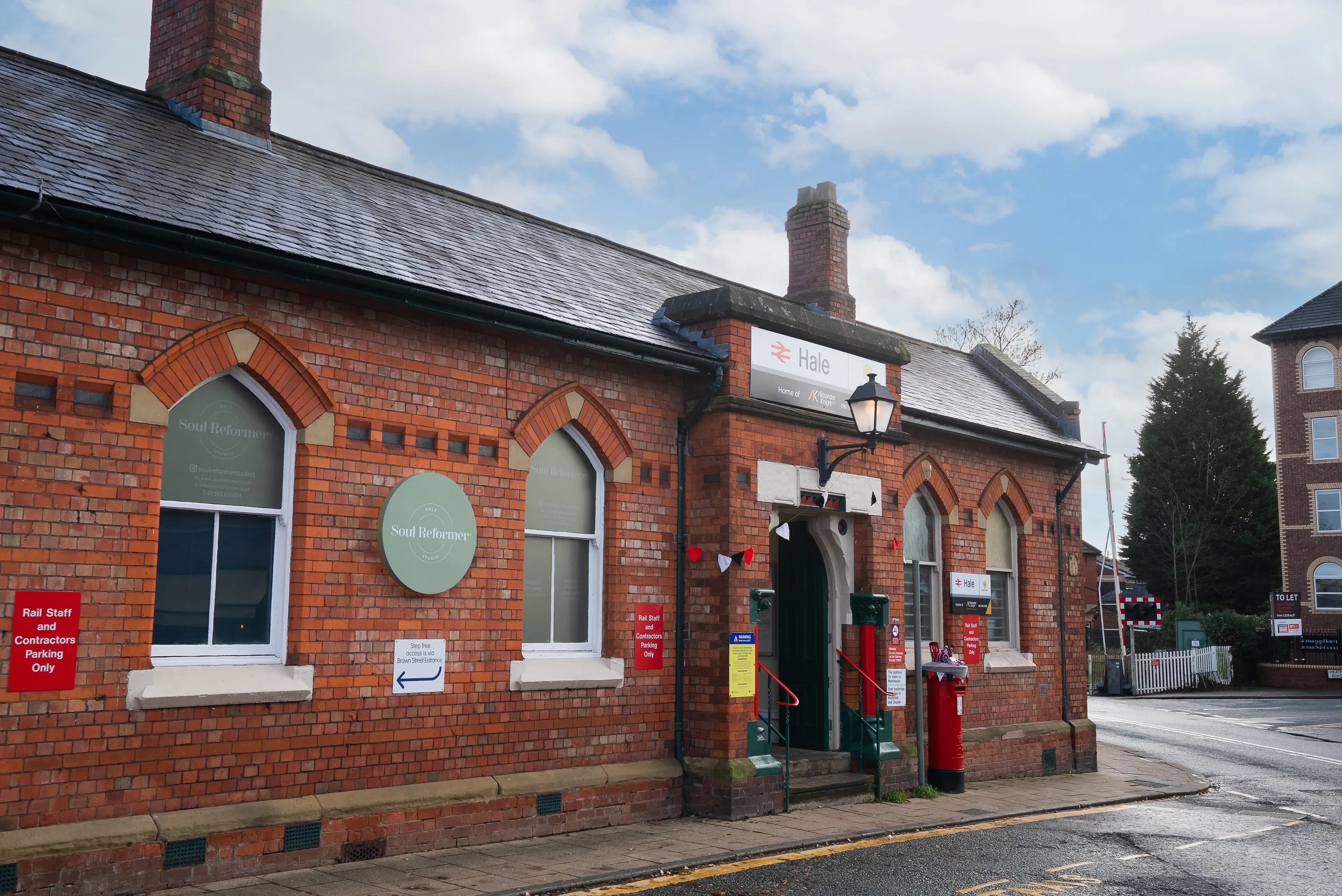 Hale village train station